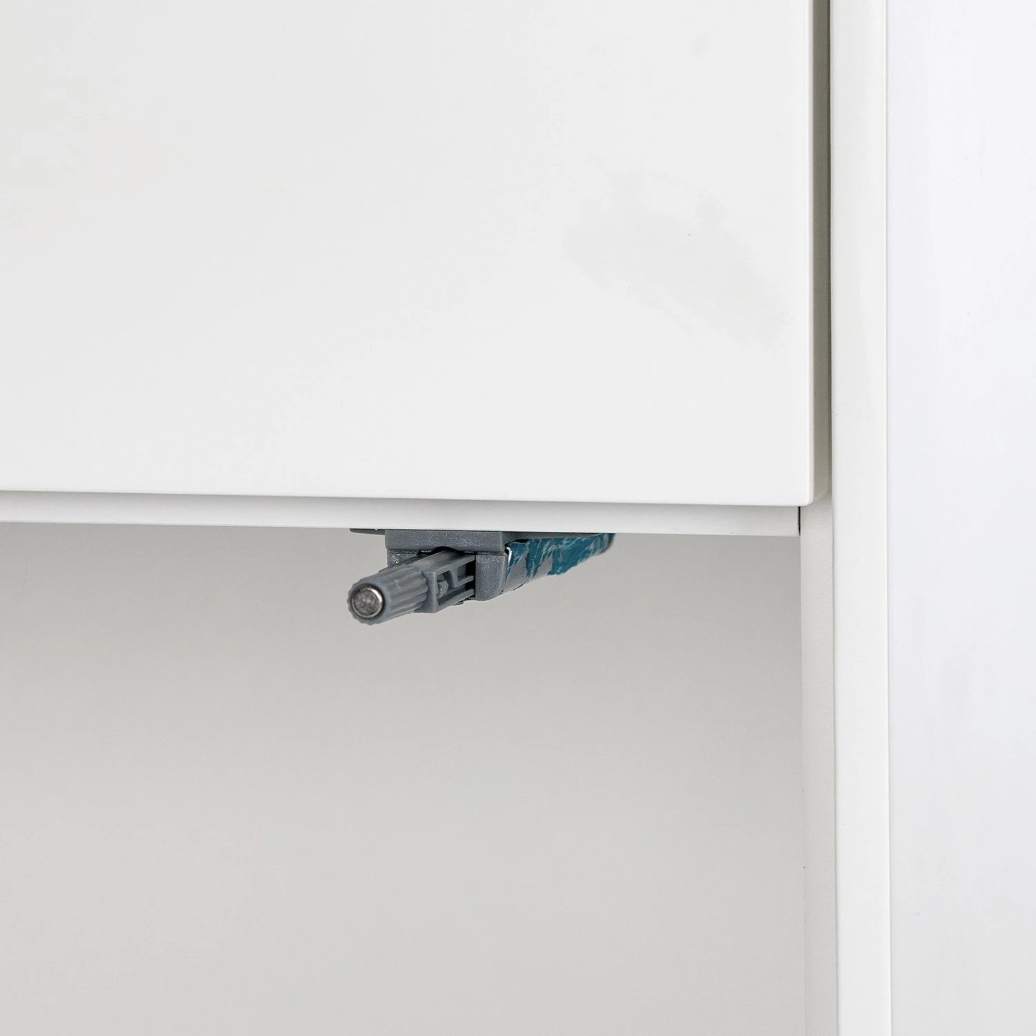 Mørteens Meuble bas Lindholm II - Partiellement en chêne massif - Blanc 11 Mørteens Meuble bas Lindholm II - Partiellement en chêne massif - Blanc – Image 9