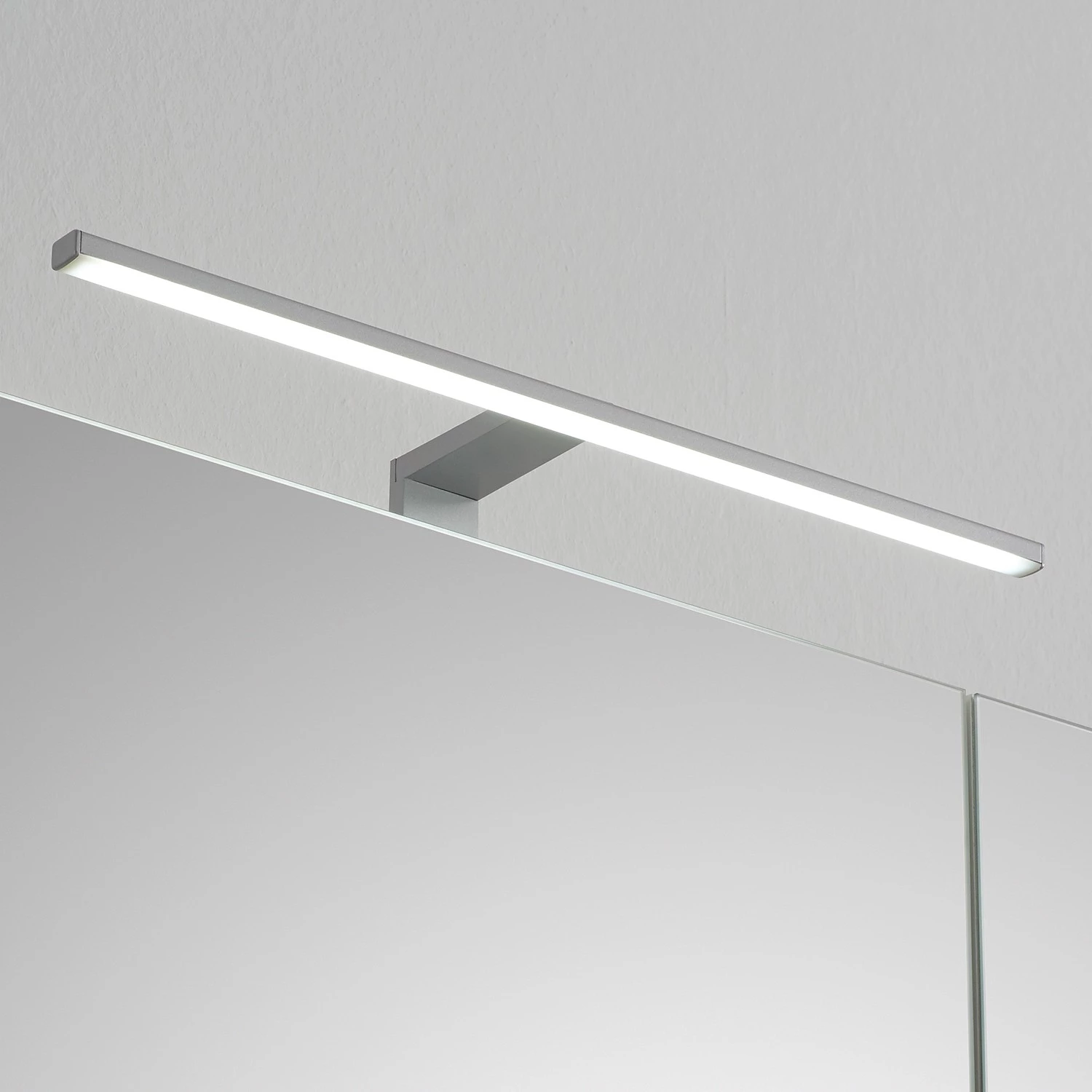 Pelipal Armoire de toilette Tiberio - Avec éclairage intégré - Blanc - Largeur : 80 cm 9 Pelipal Armoire de toilette Tiberio - Avec éclairage intégré - Blanc - Largeur : 80 cm – Image 7