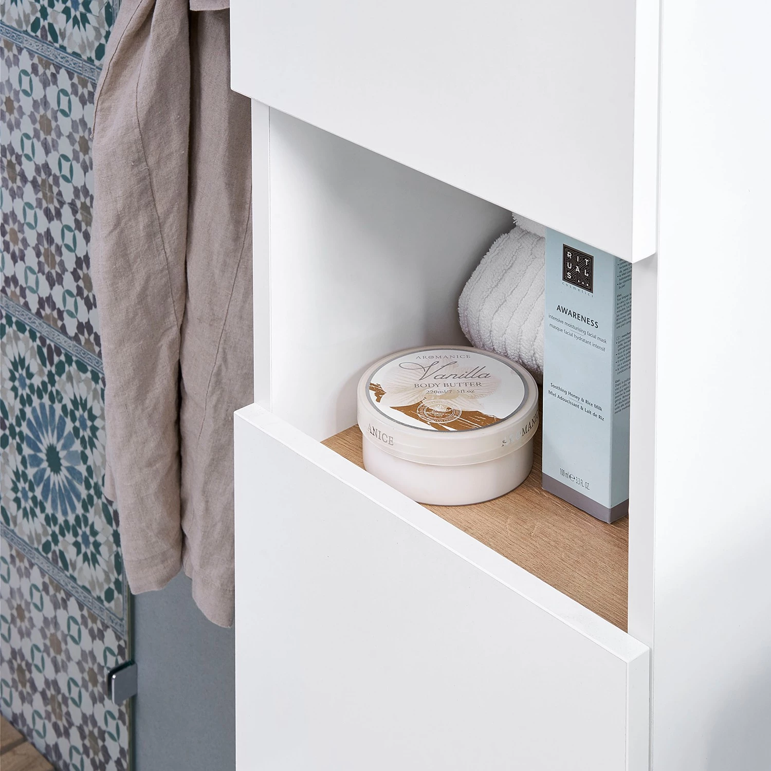 Pelipal Colonne de salle de bain Quickset 947 - Blanc / Imitation chêne Riviera 6 Pelipal Colonne de salle de bain Quickset 947 - Blanc / Imitation chêne Riviera – Image 4